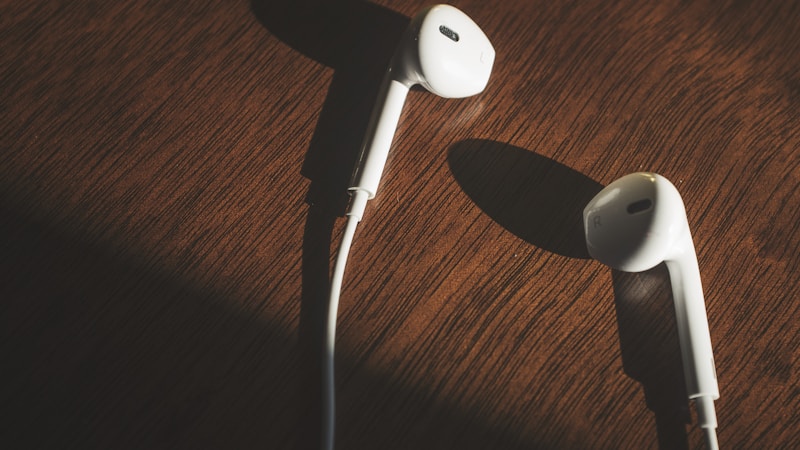 Shokz OpenFit ProとBOSE Ultra Open Earbudsを徹底比較|オープンイヤーイヤホンの違いと選び方をやさしく解説